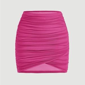 FREE WITH ANY PURCHASE ❤️NWT SKIRT